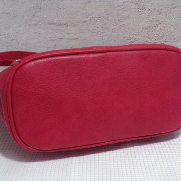 Red With Fringe Shoulder Bag with Gold Accents and Detachable Change Purse Zip - Picture 4 of 9